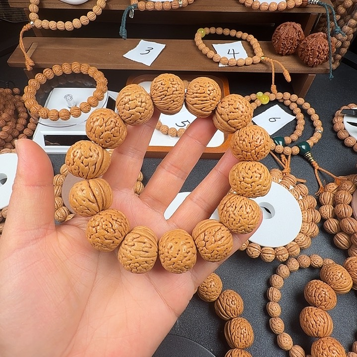 用***6吊坠桃核555555555