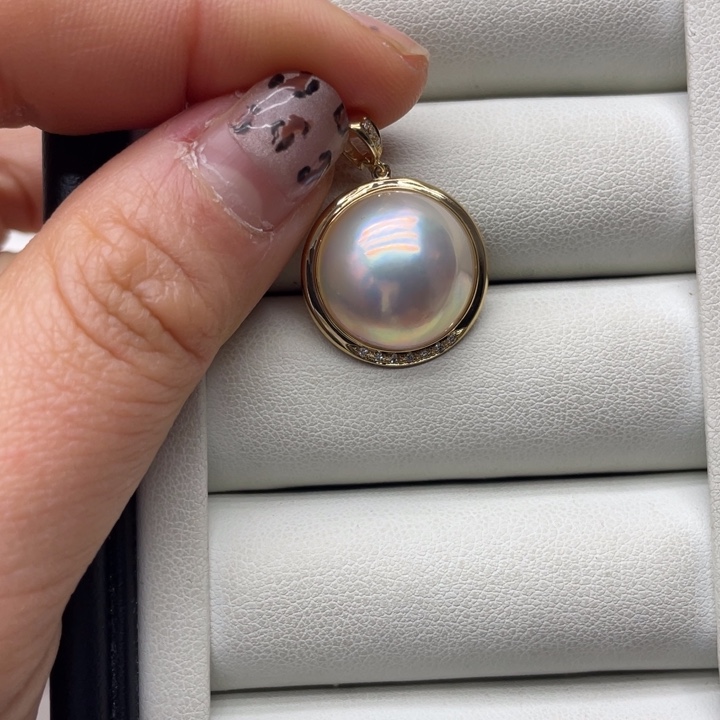 拼合珍珠（马贝珠）吊坠(不含链)18K金镶嵌