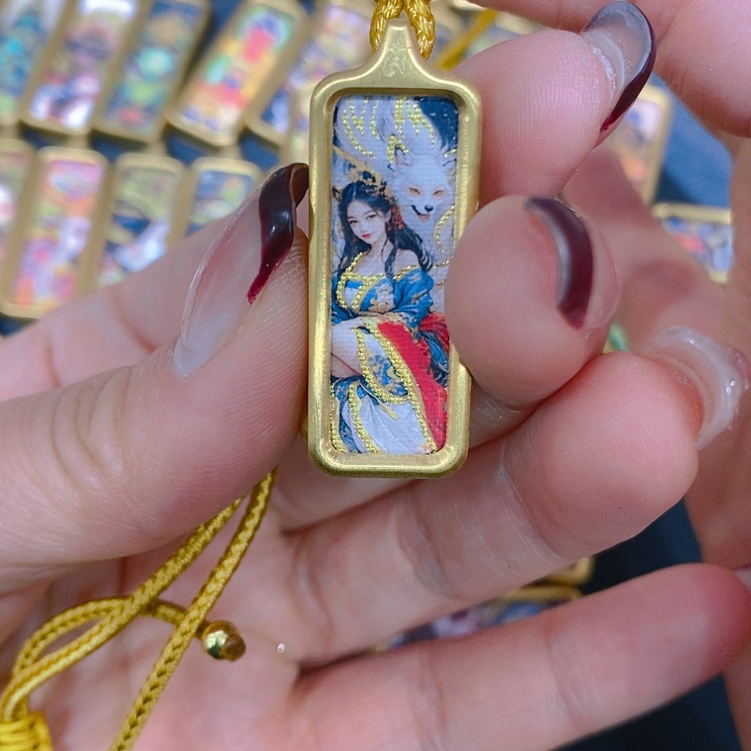 【闪购商品】吊坠金色绳突突突突突