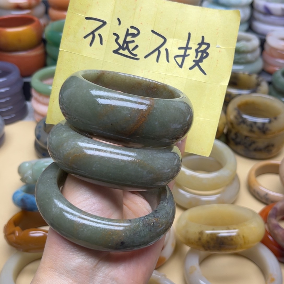 石英质玉手镯未镶嵌