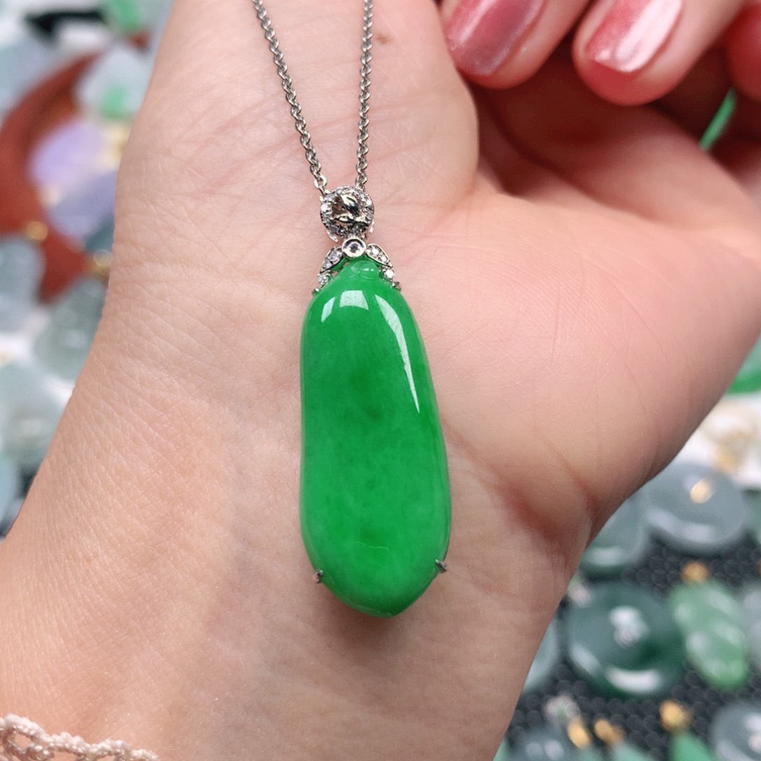 【闪购商品】翡翠吊坠(不含链)18K金镶嵌