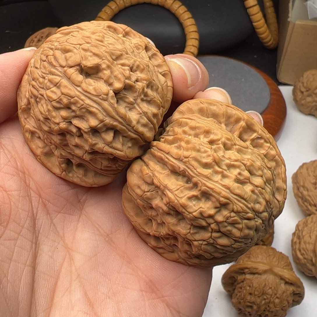 文玩核桃吊坠泥鳅背42全品