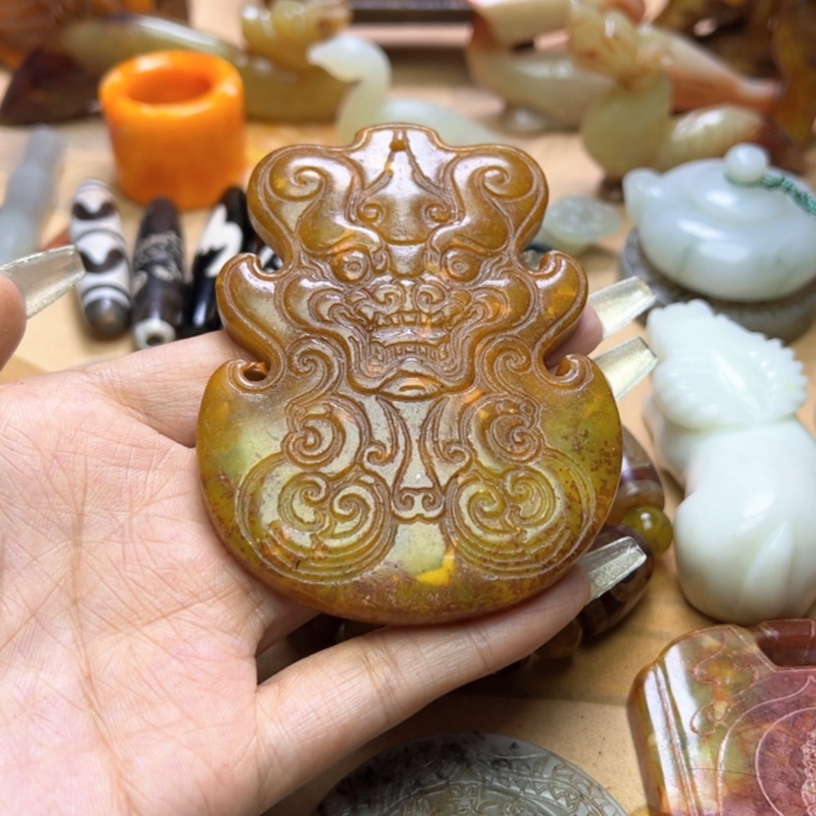 【闪购商品】蛇纹石玉颈饰未镶嵌