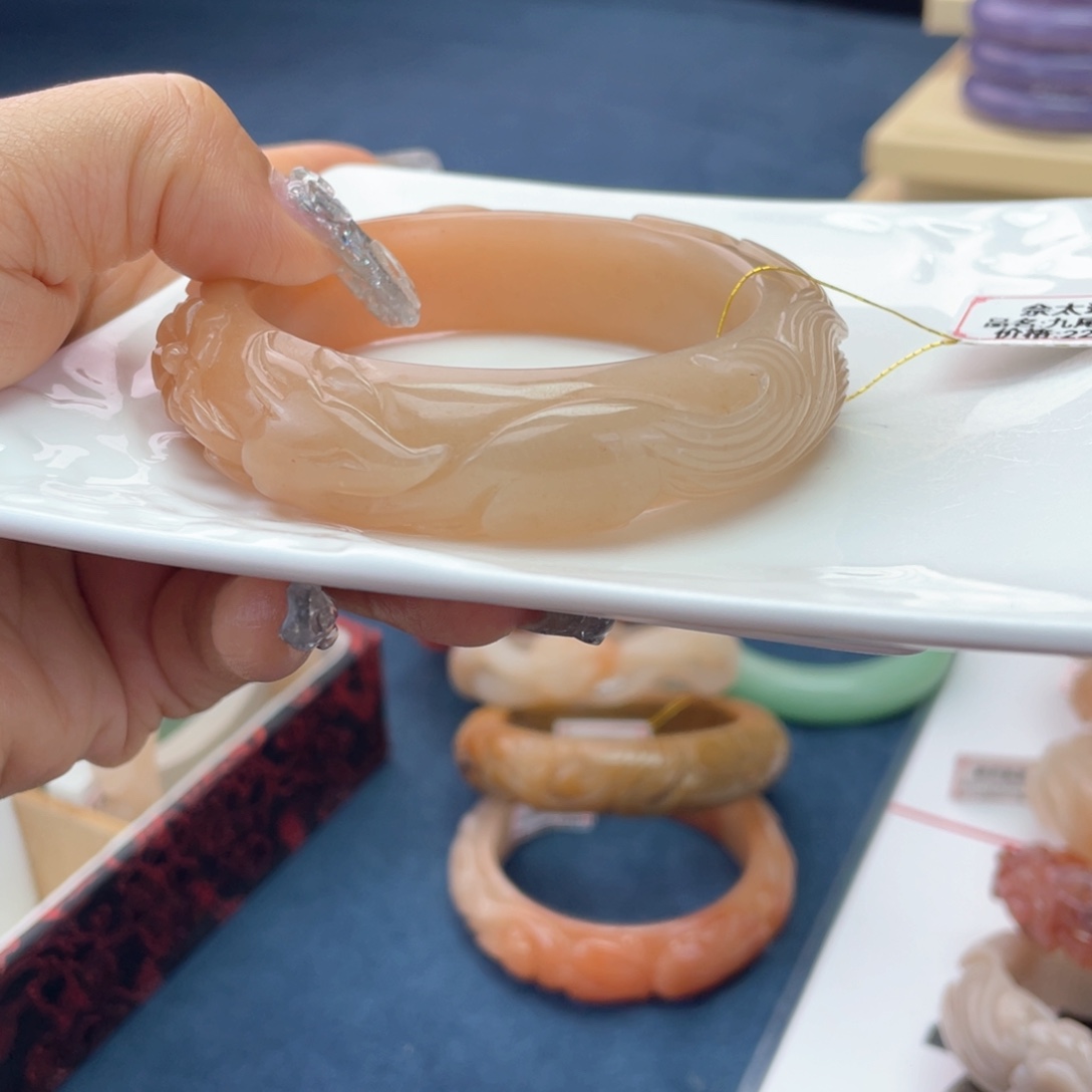 *****石英质玉未镶嵌手镯