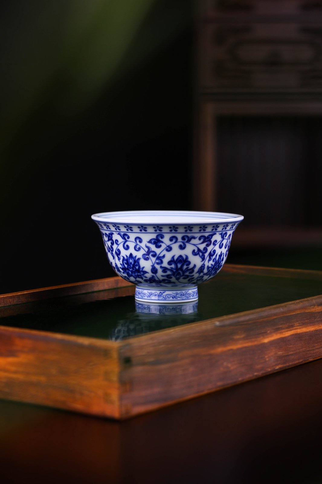 景德镇陶瓷手工高温中式高端主人杯高岭土釉下彩青花缠枝莲压手杯