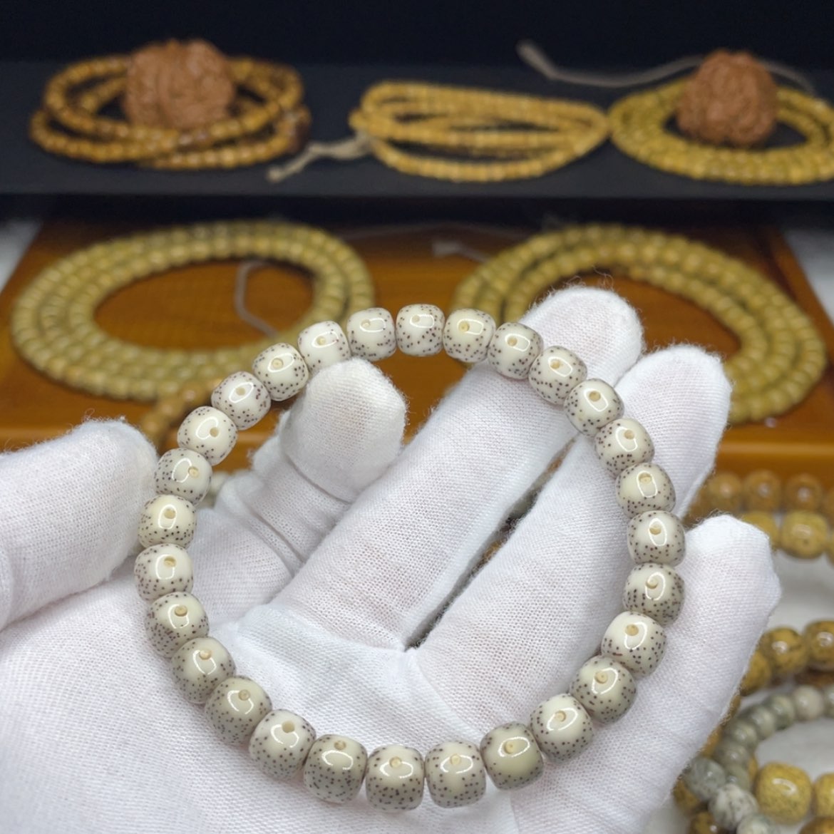 【闪购商品】星月菩提手串玫瑰金款8/7瓷白黄金瞳