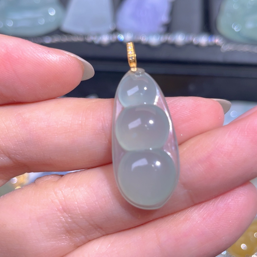 颈饰18K金镶嵌翡翠翡翠