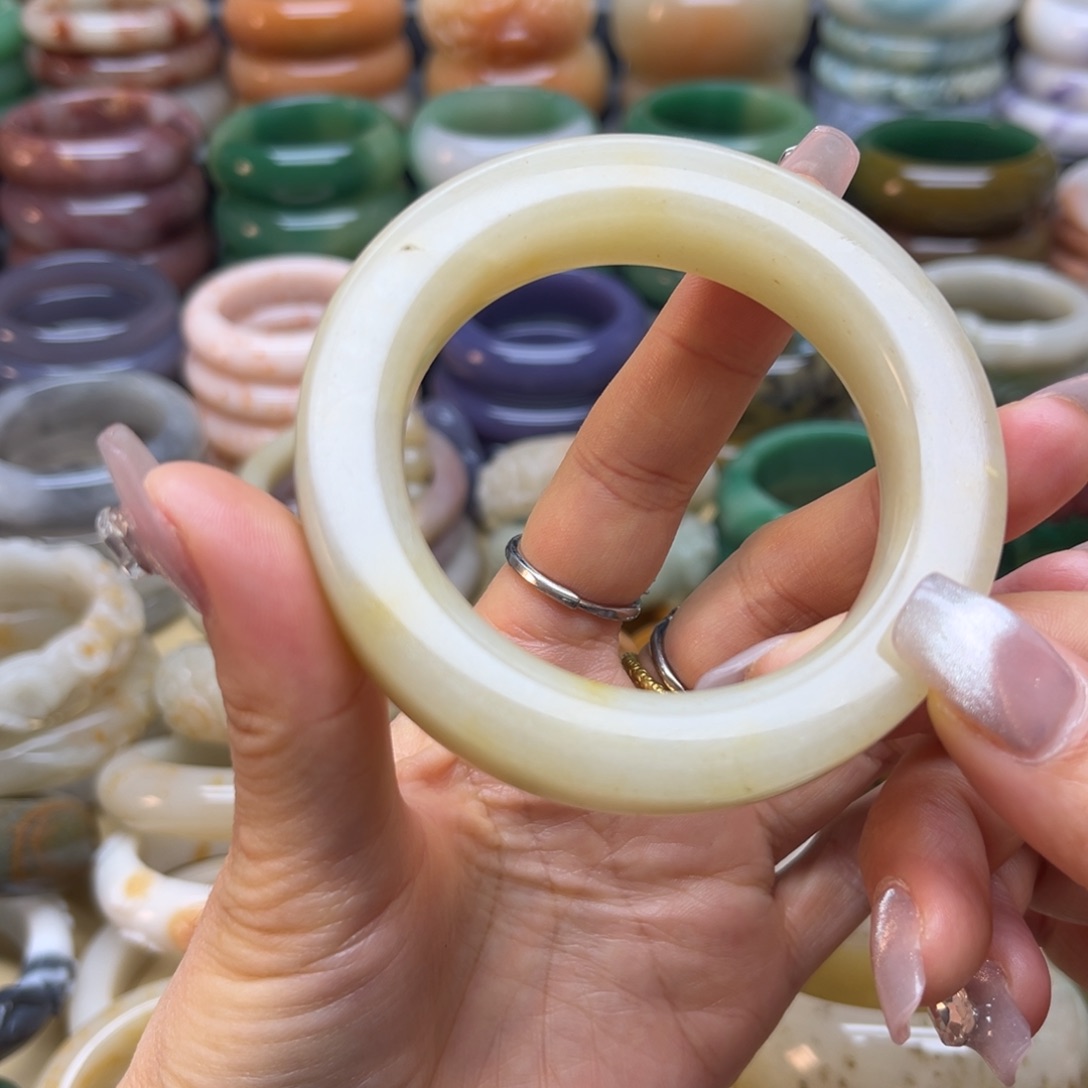 石英质玉手镯未镶嵌不退