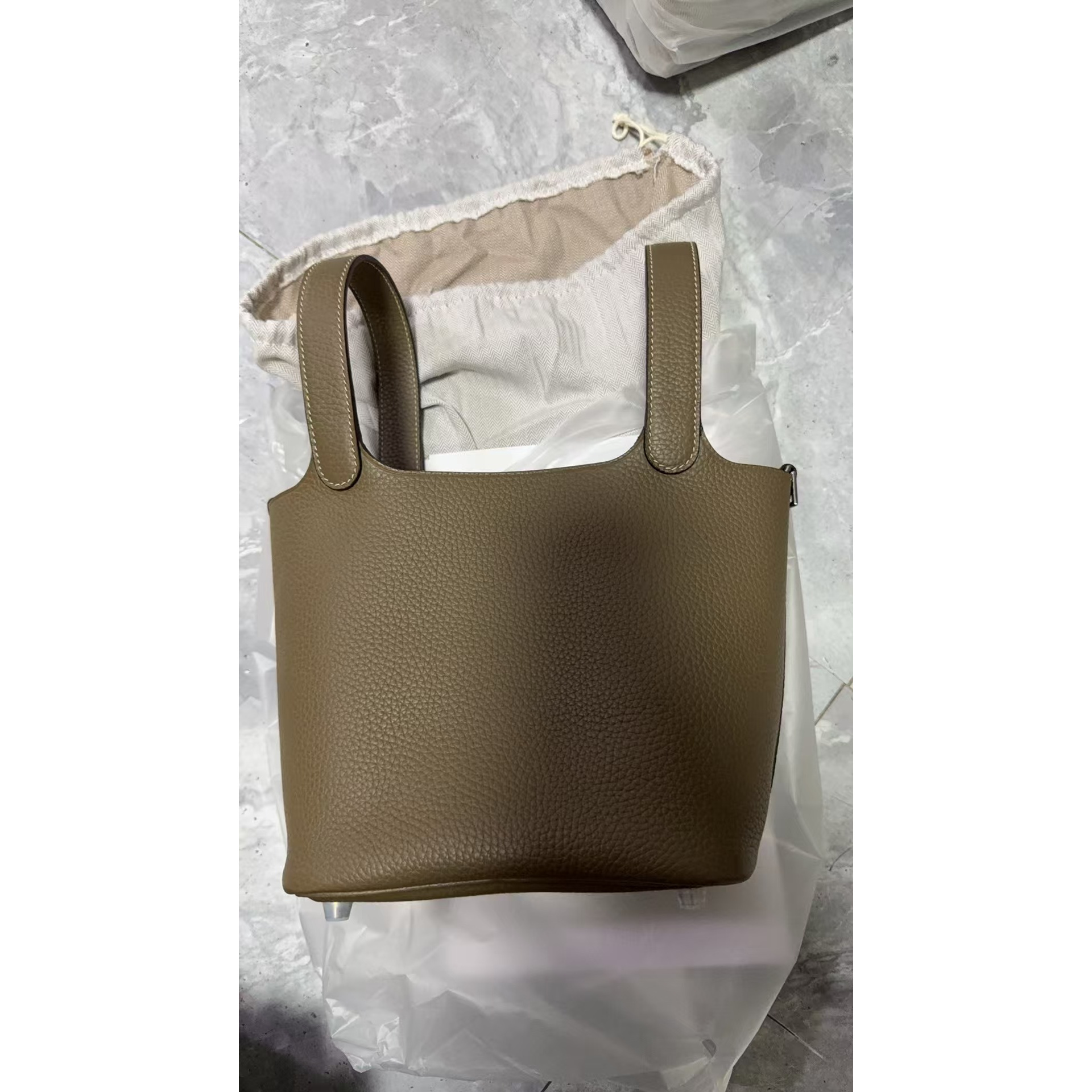 18菜篮子灰色银扣【清货有瑕】时尚轻奢百搭气质女包