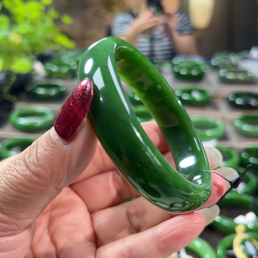 未镶嵌手镯和田玉（碧玉）云*