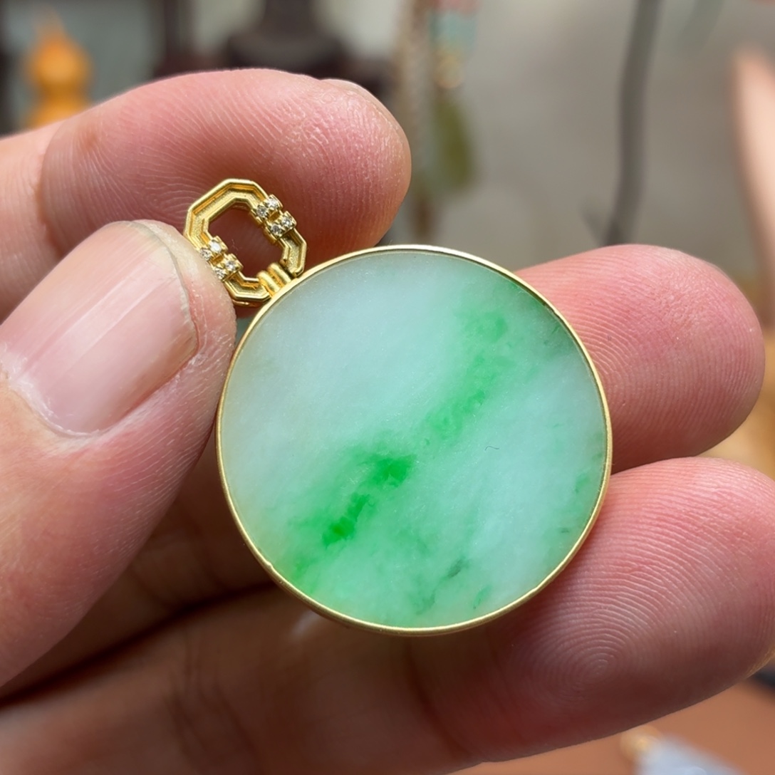 翡翠18K金镶嵌颈饰