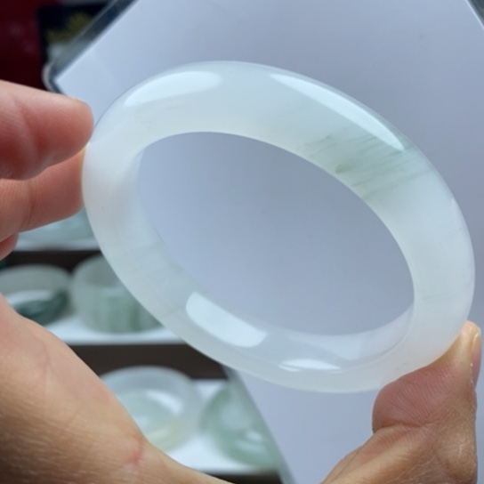 石英质玉（金丝玉）手镯未镶嵌