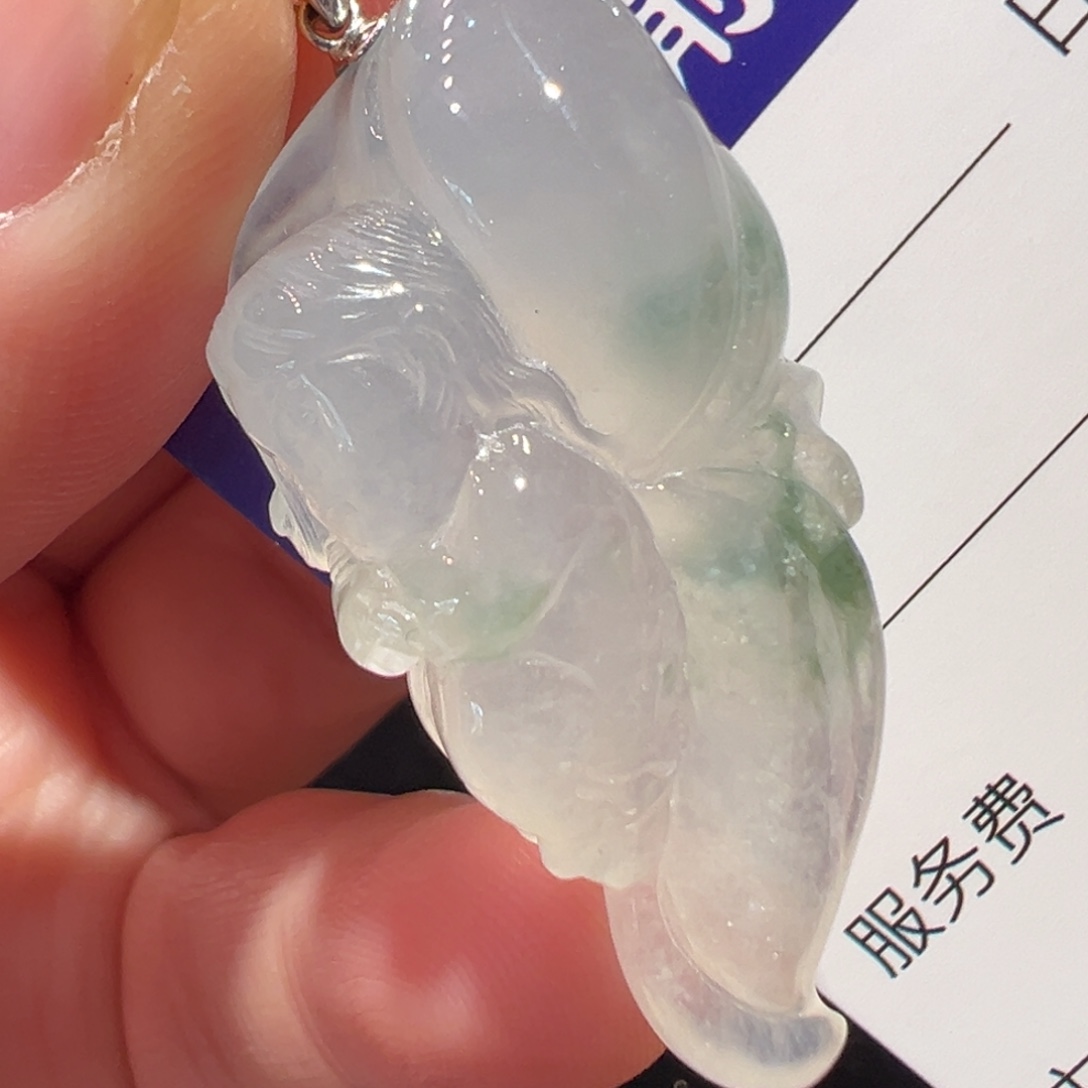 翡翠18K金镶嵌颈饰吊坠