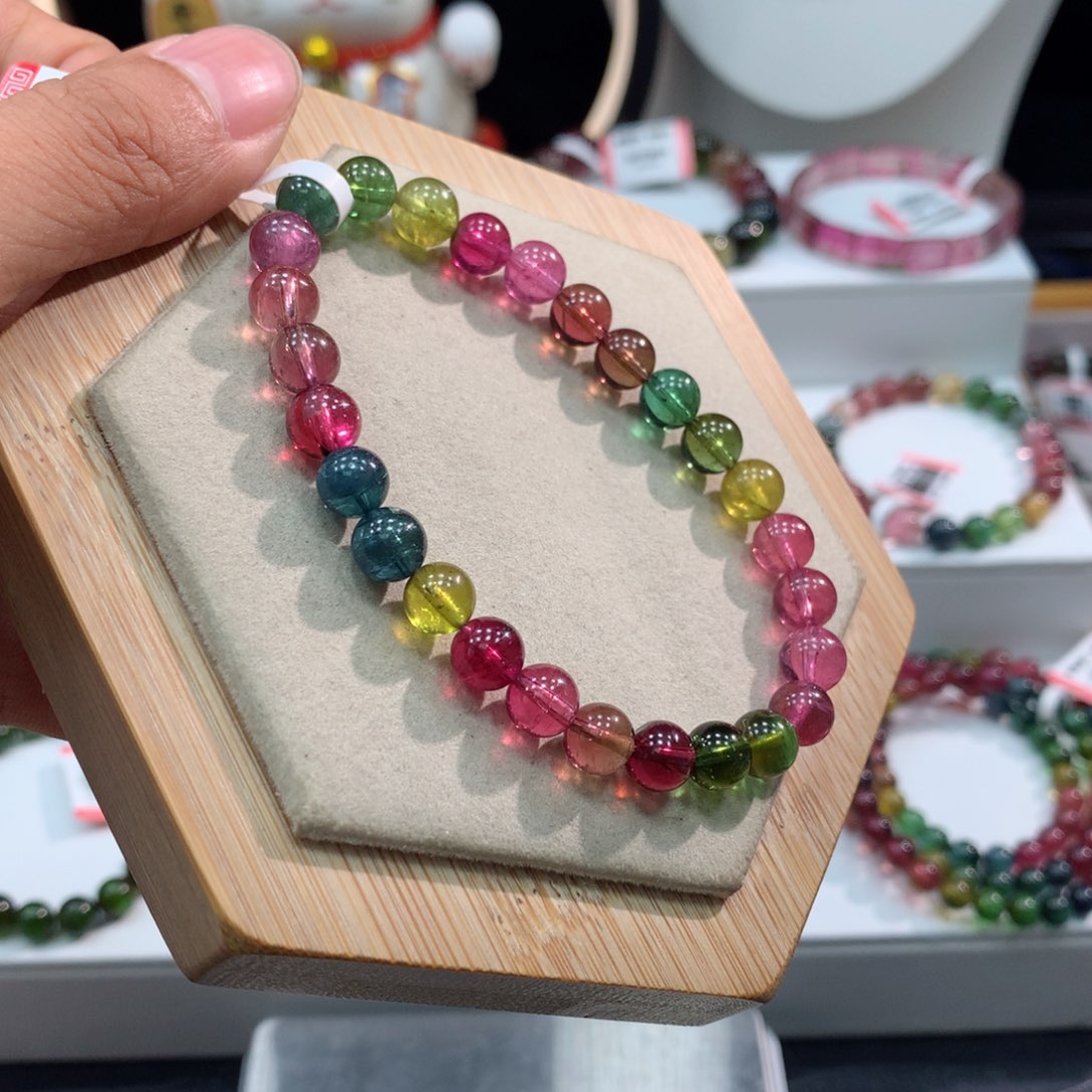 碧玺手链未镶嵌         7mm。     