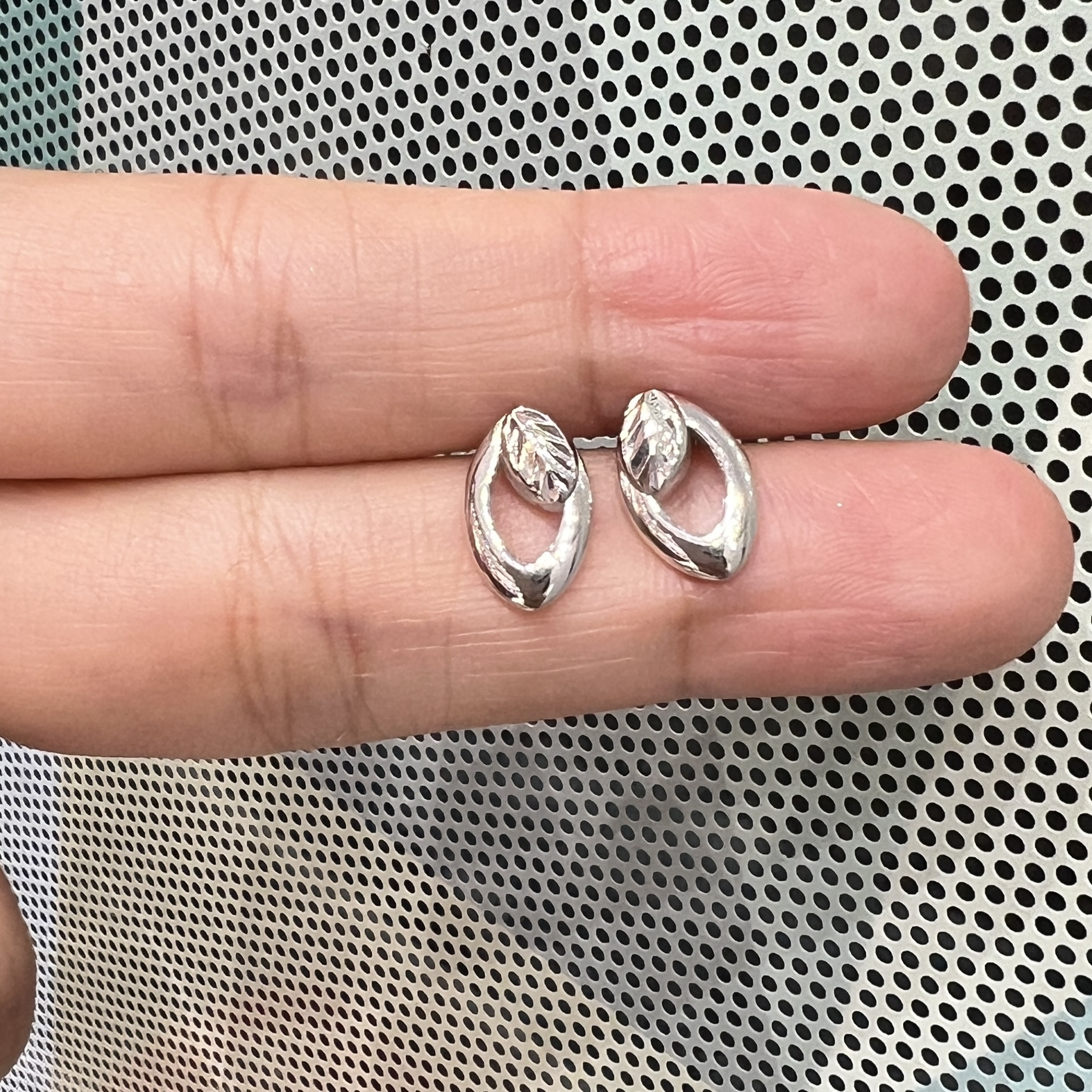 铂金Pt950精工耳钉