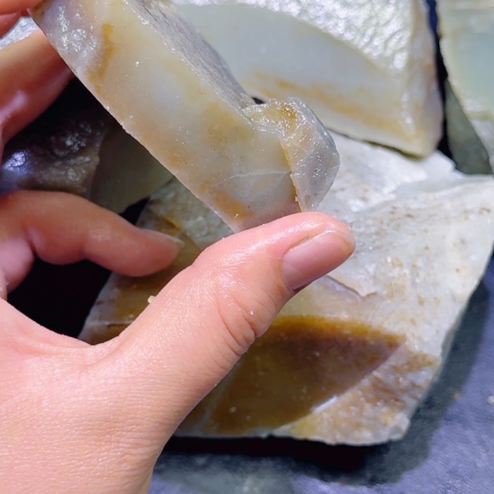 和田玉未镶嵌珠宝半成品