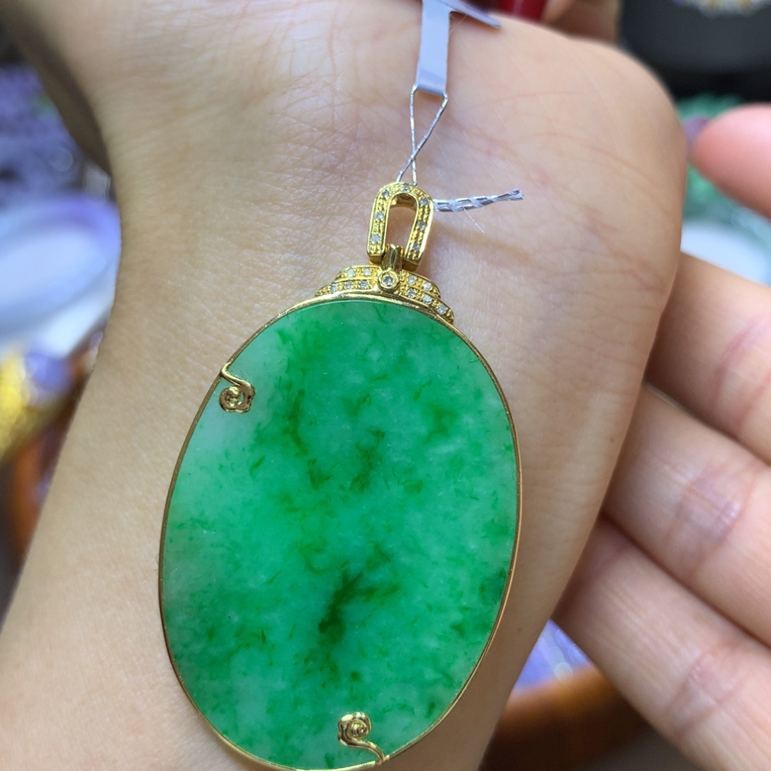 【闪购商品】翡翠颈饰18K金镶嵌翡翠