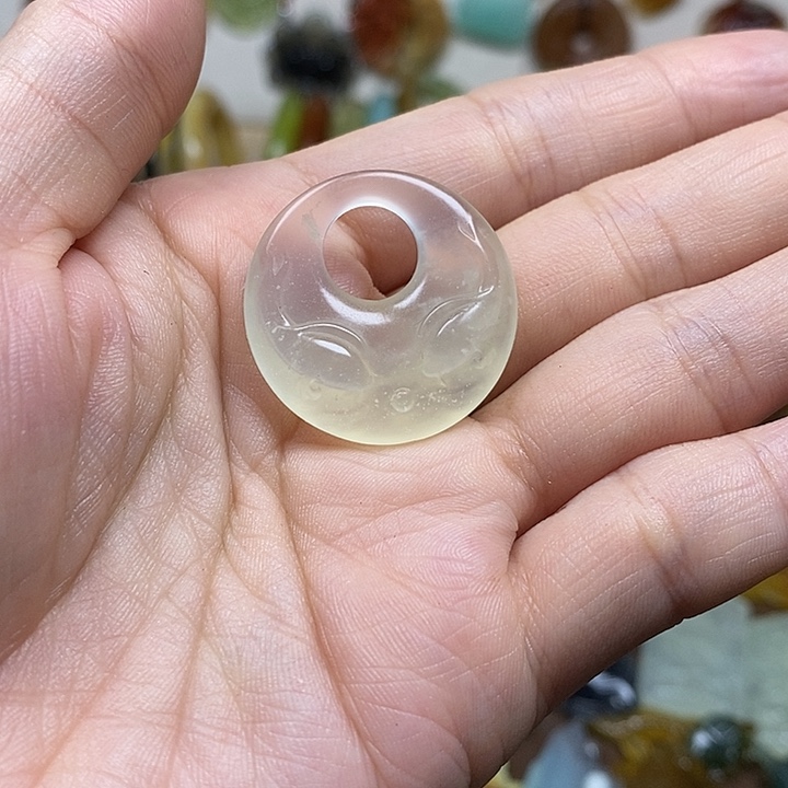 蛇纹石玉吊坠未镶嵌