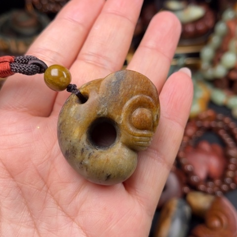 岫岩河磨玉（透闪石质玉）手链未镶嵌