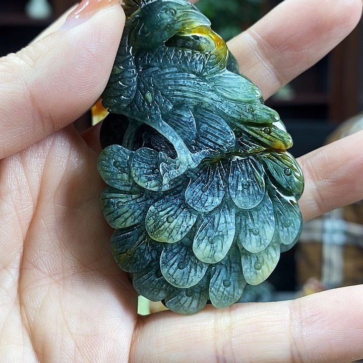 蛇纹石玉未镶嵌吊坠