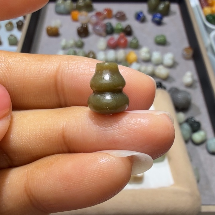 和田玉未镶嵌珠宝奇石