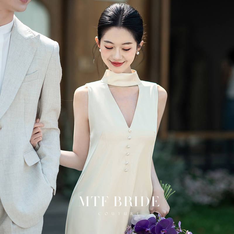 满庭芳法式轻礼服晨袍新娘小众高级感缎面挂脖迎宾礼服订婚