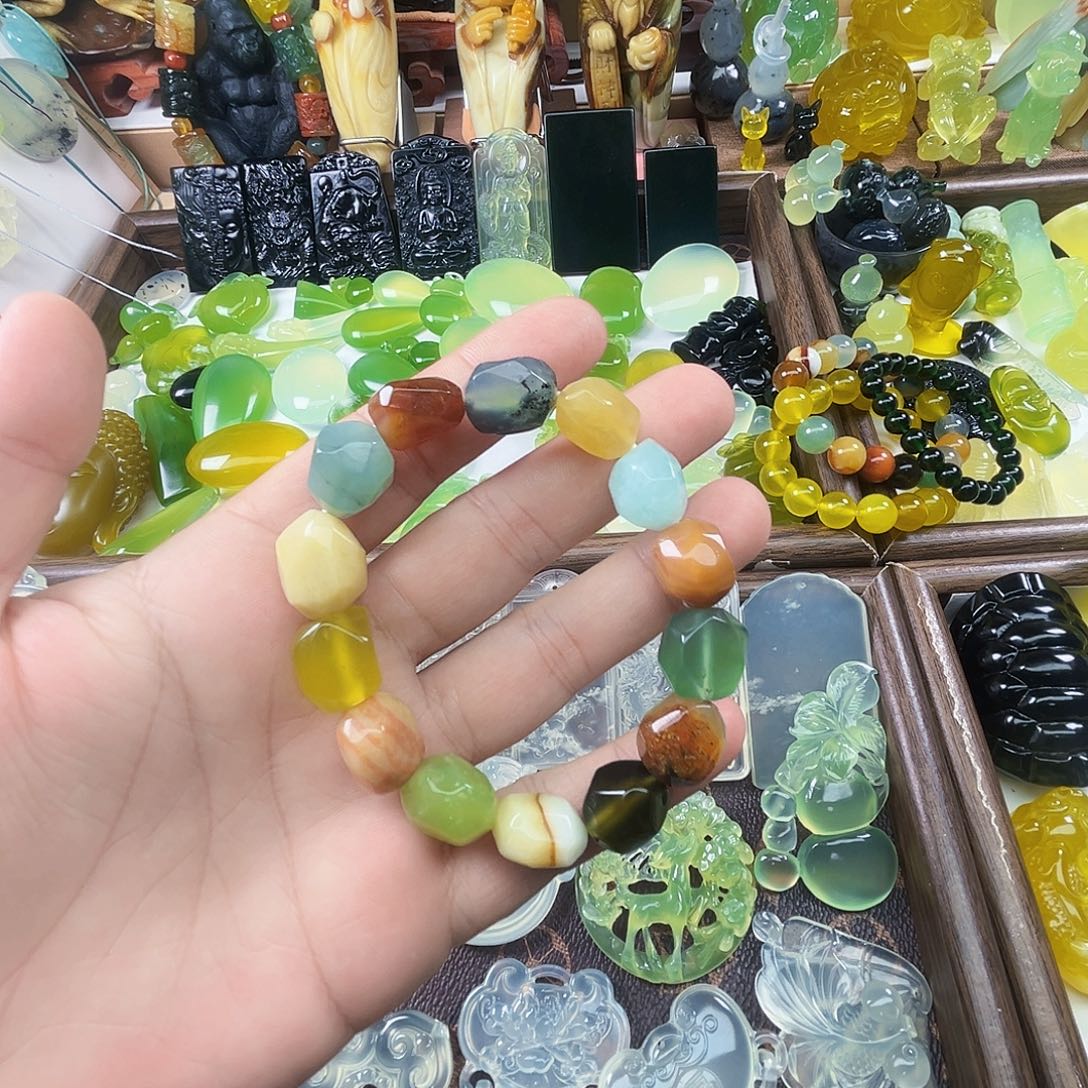 岫玉未镶嵌吊坠(不含链)