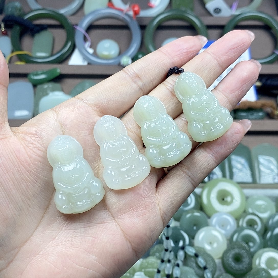 颈饰未镶嵌和田玉观音多样性发1件