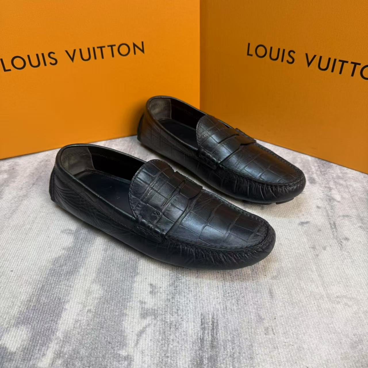 95新 LouisVuitton/路易威登 黑色鳄鱼压纹路豆豆鞋/41-42欧码