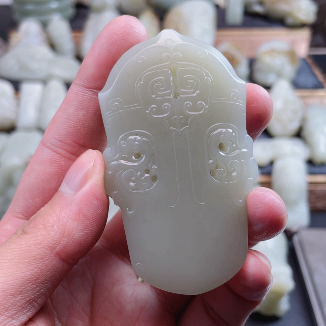 和田玉未镶嵌车挂