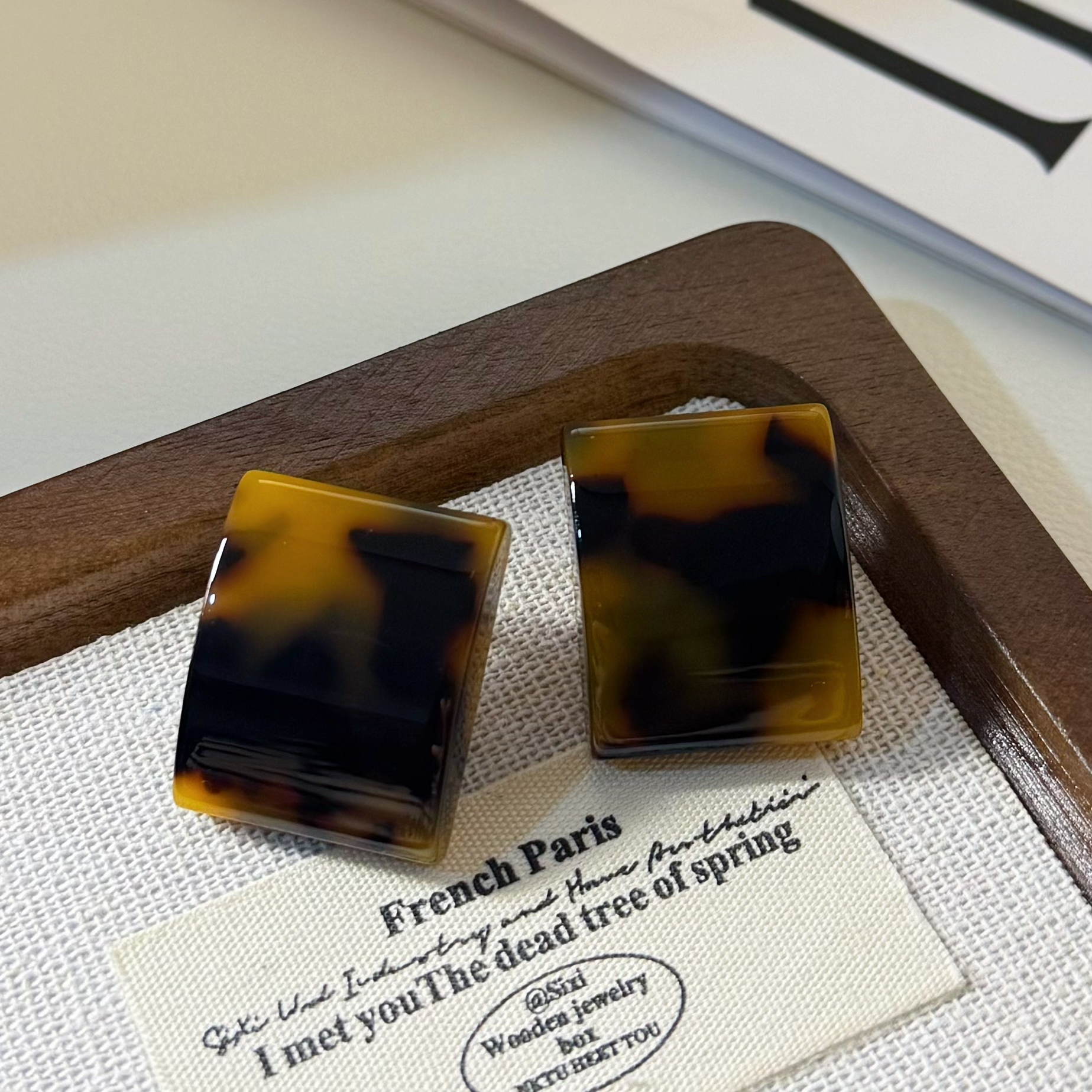 铜合金耳饰 小众气质耳钉通勤百搭氛围感法式复古设计感耳环r681