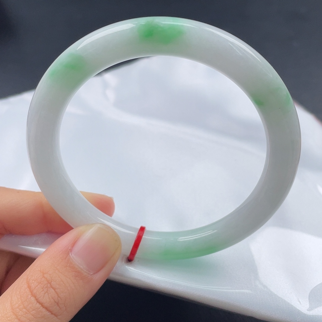 翡翠未镶嵌手镯（圆镯）58圈