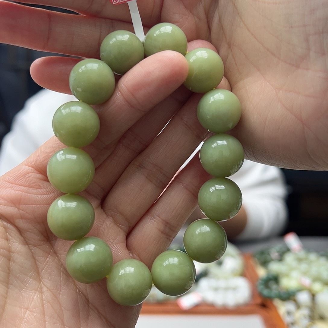 和田玉手链未镶嵌16黄口