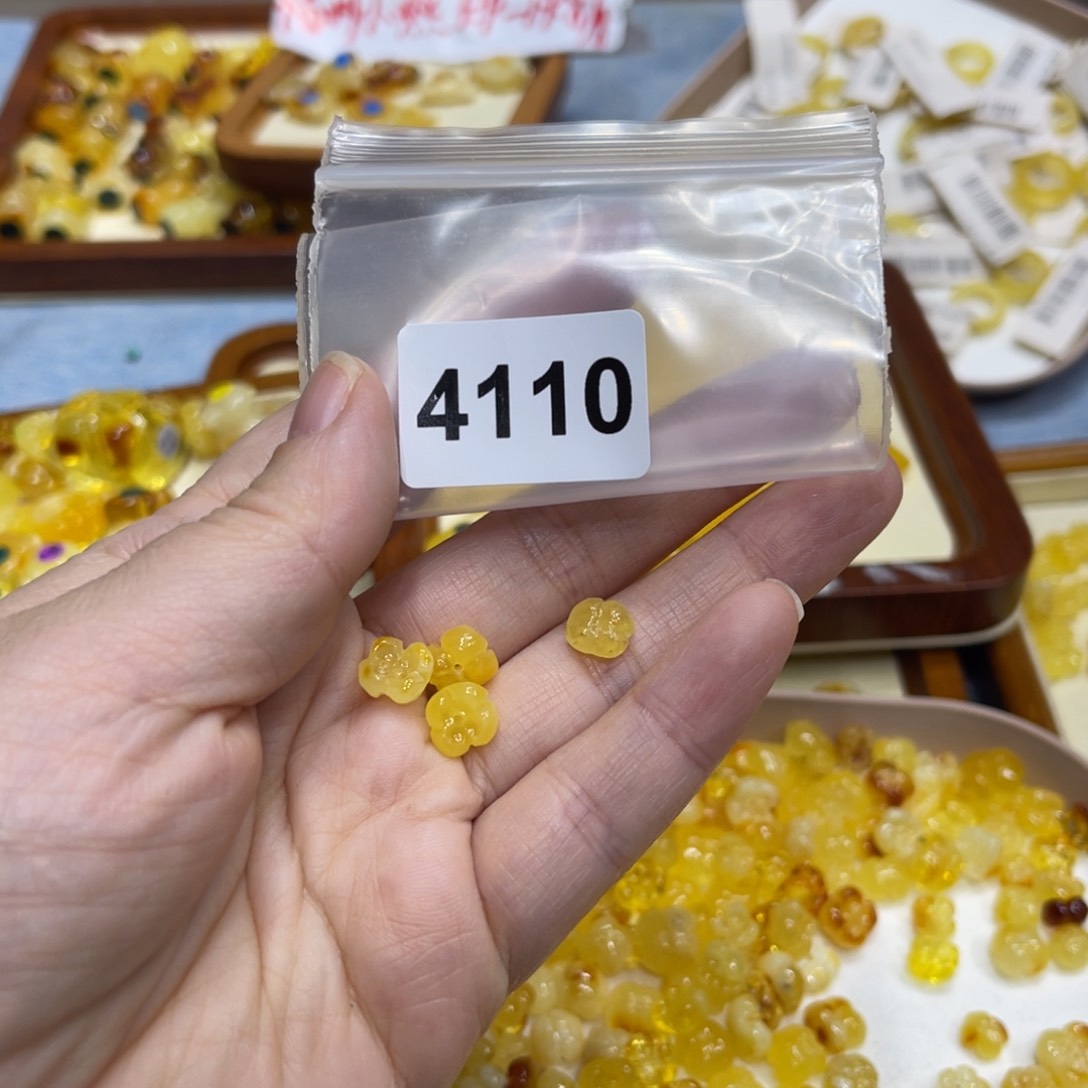 琥珀珠宝奇石未镶嵌