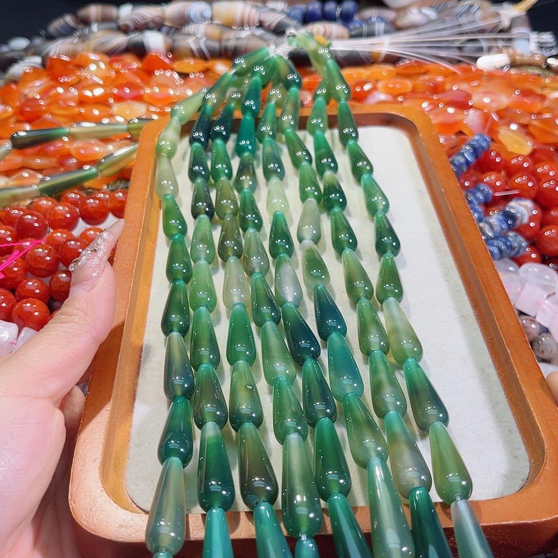 玛瑙/玉髓未镶嵌珠宝半成品绿玛瑙水滴一条10✖️30mm