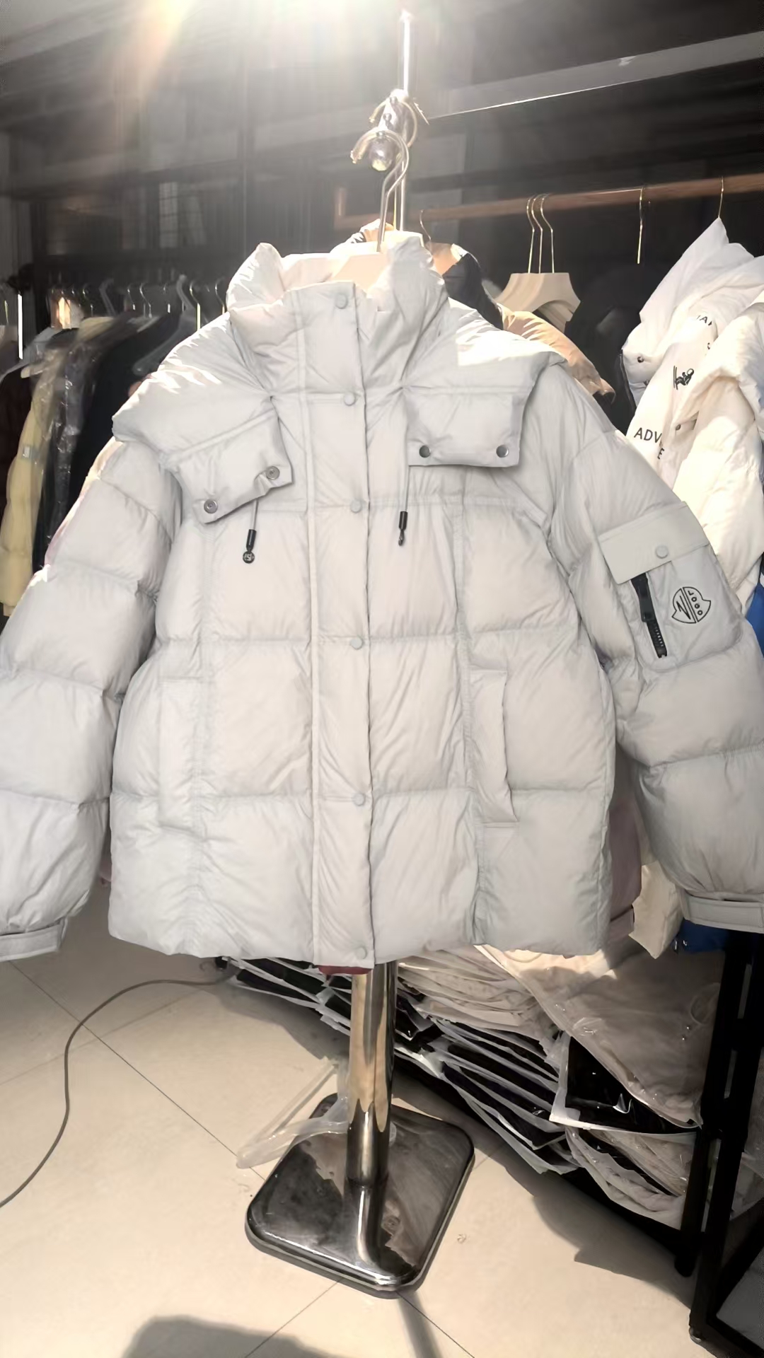 2025冬季新款保暖羽绒服042