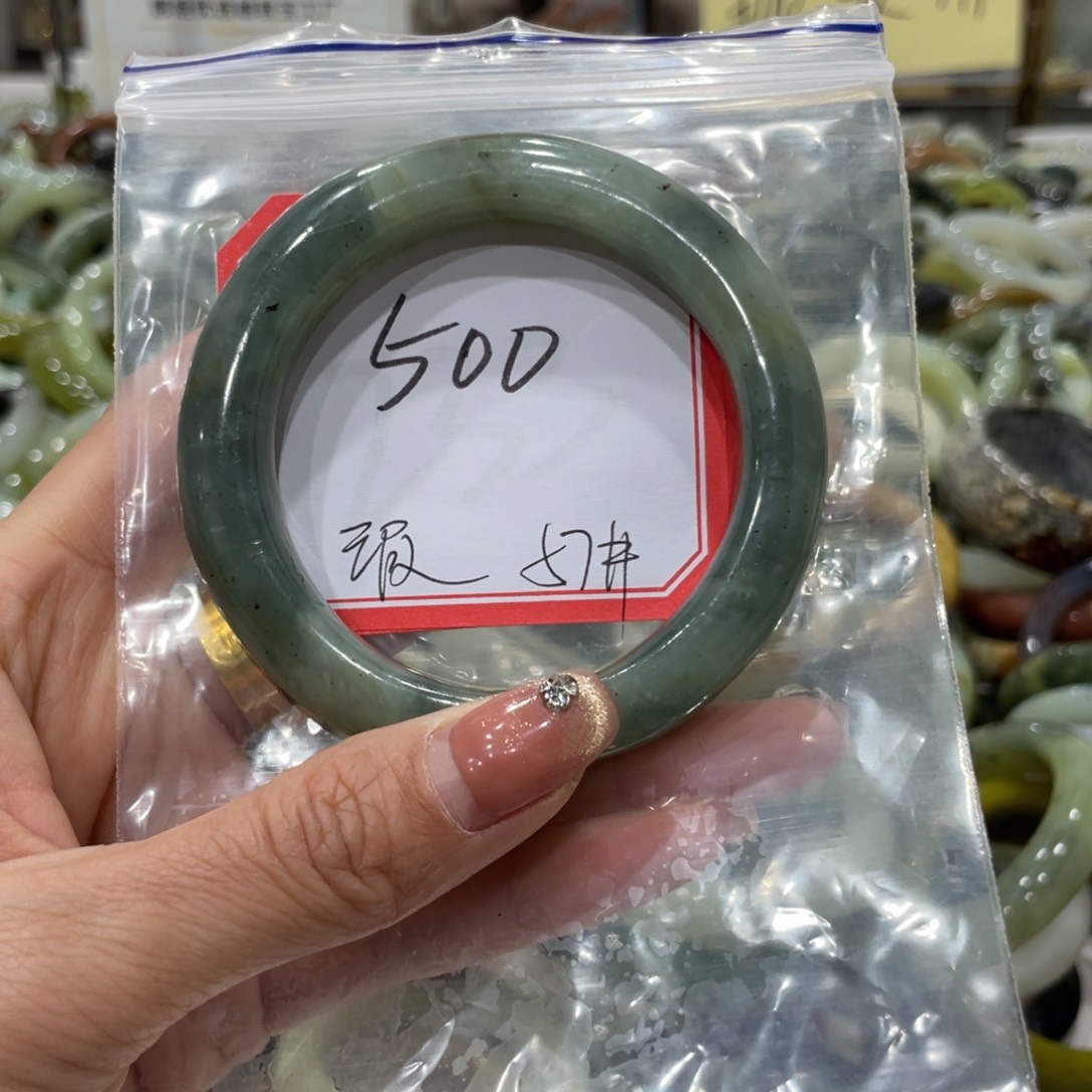 蛇纹石玉手镯未镶嵌