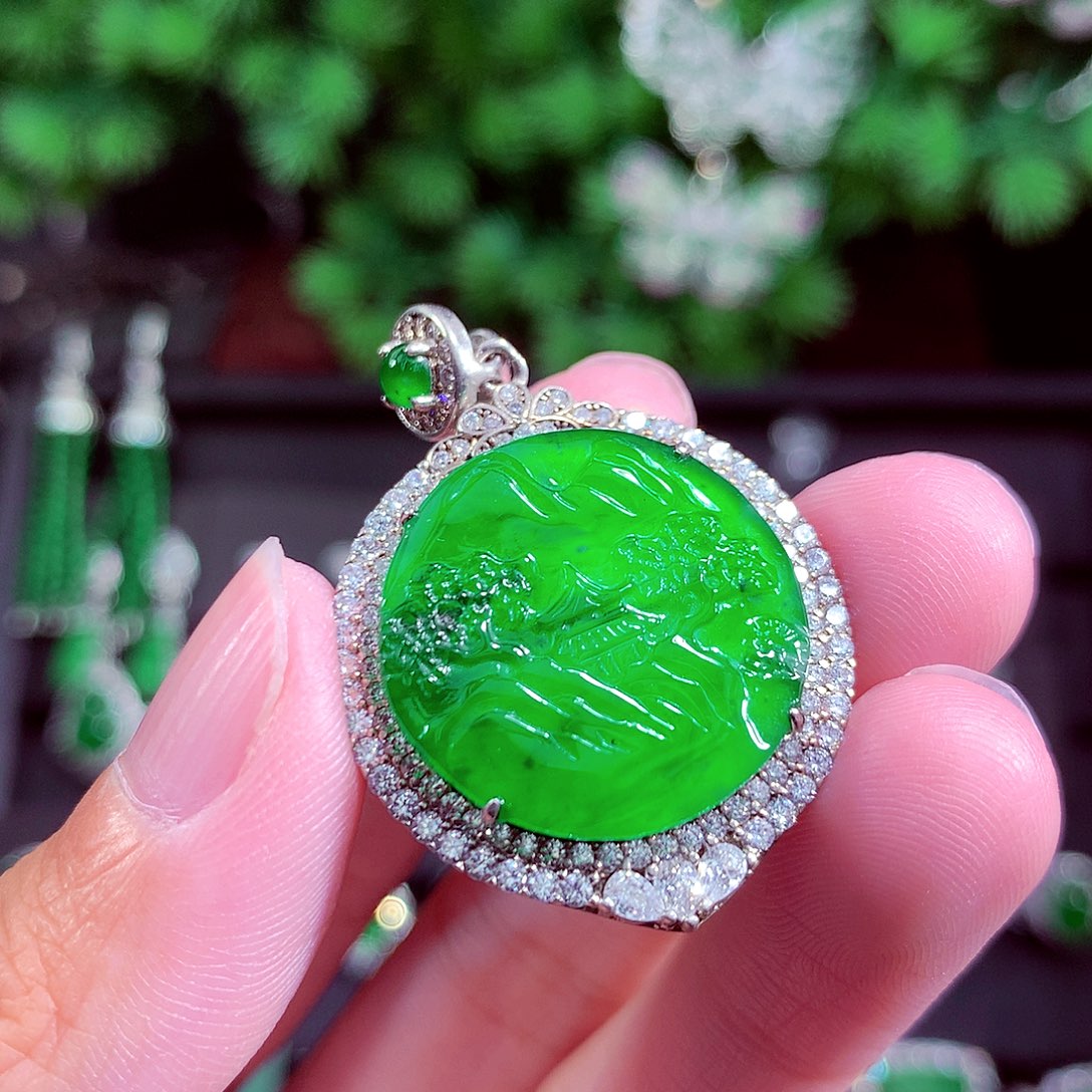 颈饰未镶嵌翡翠天然