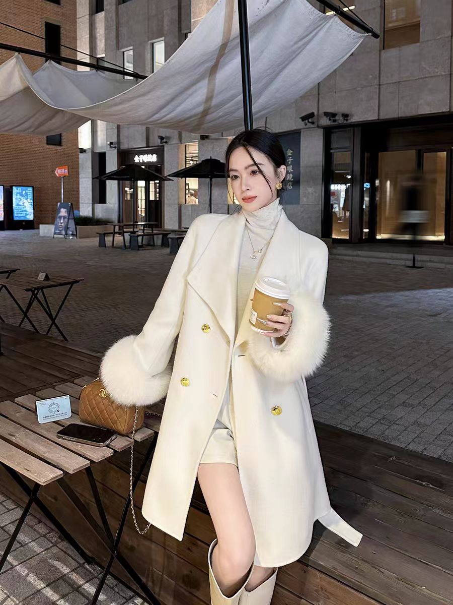 2026秋冬高级感双面羊绒大衣女短款修身羊毛呢大衣翻领真狐狸毛袖