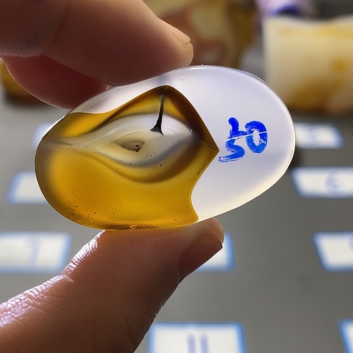 爷***”玛瑙/玉髓未镶嵌珠宝半成品