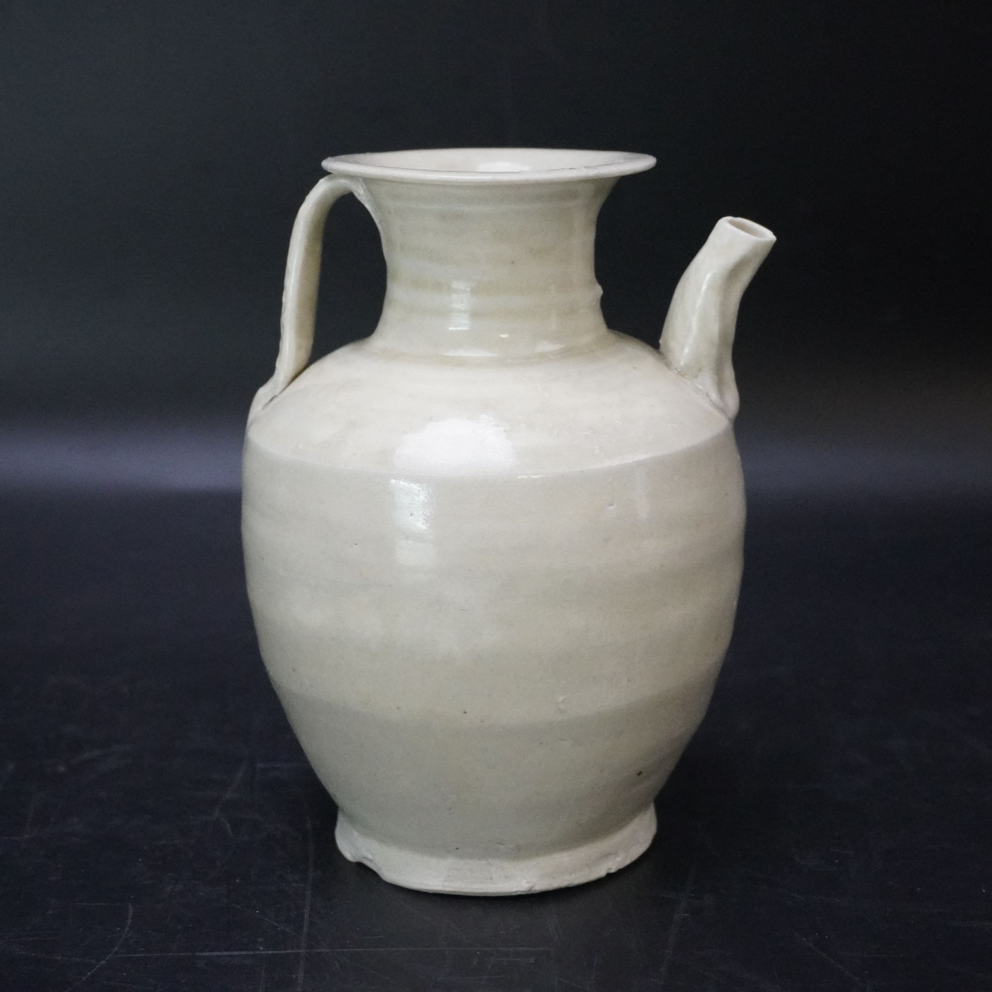 Lot25120788明早期青白釉执壶 高：约15.4cm