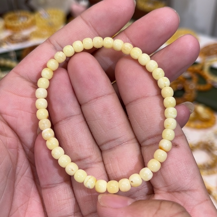 琥珀未镶嵌手链有瑕疵5.0mm