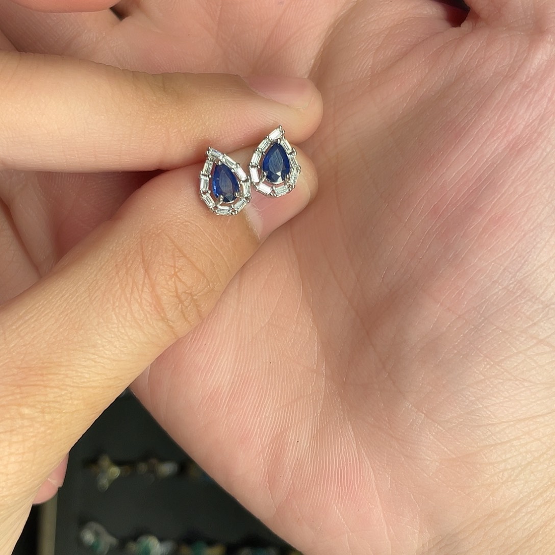 蓝宝石耳钉银S925镶嵌