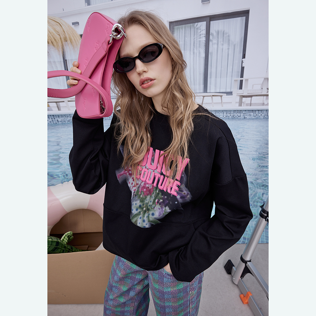 Juicy Couture橘滋模糊感花卉印花宽松圆领落肩卫衣女