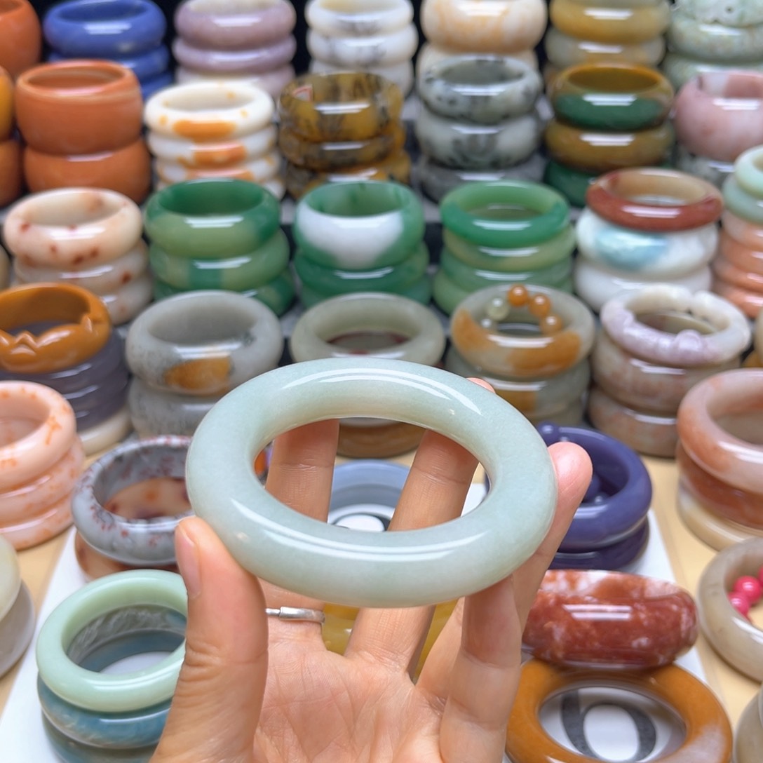 手镯石英质玉未镶嵌电****锋