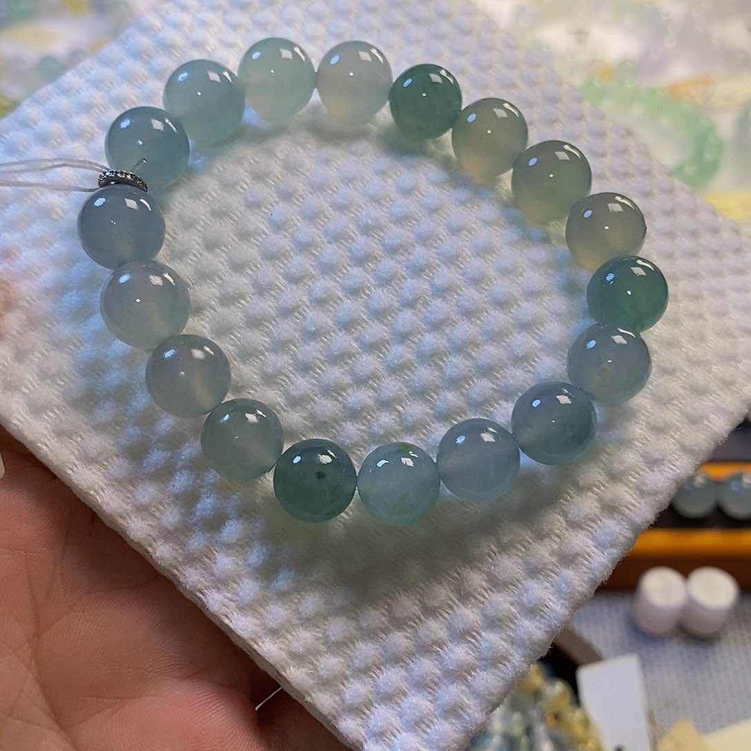 未镶嵌定制翡翠翡翠.