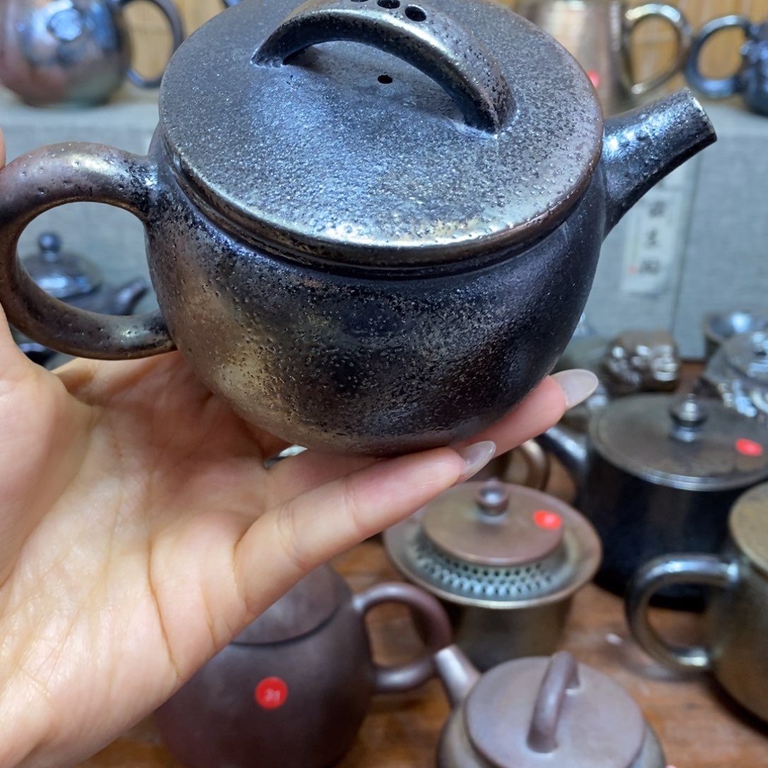 云南建水柴烧微瑕特价壶