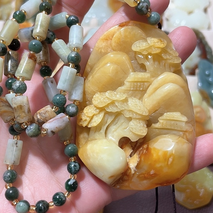 岫玉吊坠(赠链)未镶嵌