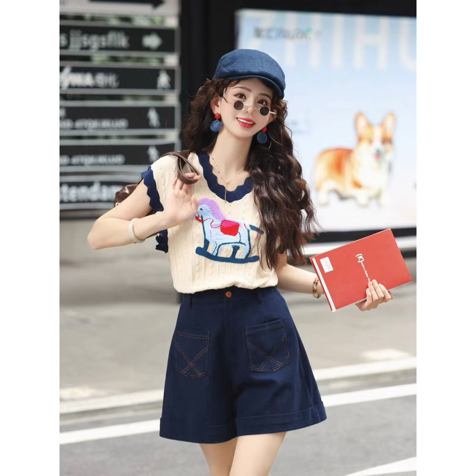 港风杏色V领小马刺绣小飞袖t恤女夏季新款镂空独特别致超好看上衣