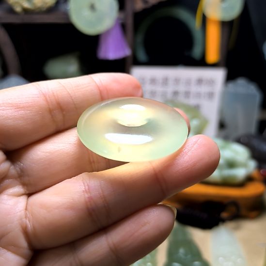 ****安蛇纹石玉未镶嵌颈饰